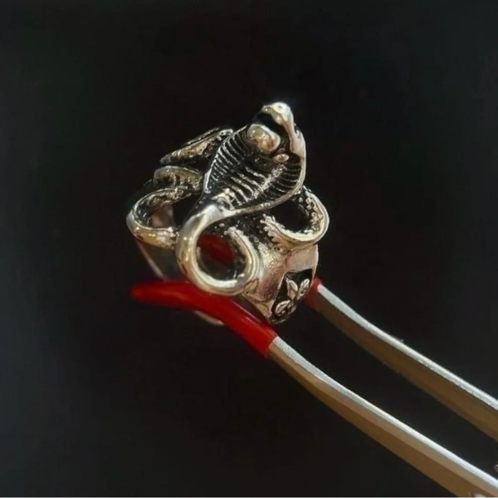Cobra Ring‎